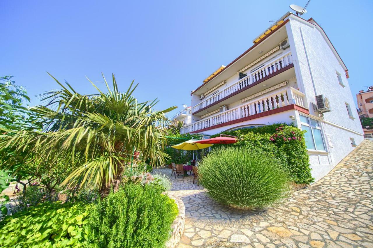 Family Apartments Vesna- 100 M Beach -Center Crikvenica Exterior foto