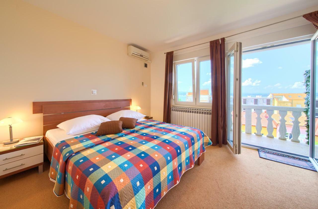 Family Apartments Vesna- 100 M Beach -Center Crikvenica Exterior foto